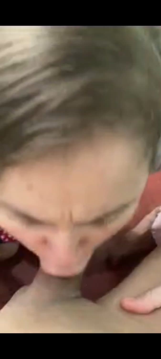 Mariana Graziela, a beautiful face doing a beautiful Blow job