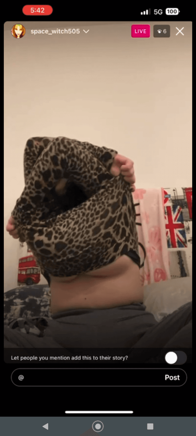 Cathydelrey/Space_Witch505 Boob Slip on instagram live