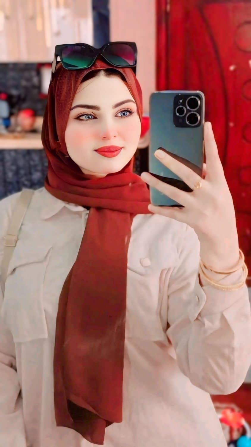 Click to view full size The beauty of the veiled Arab girl is seductive and flaming ?????