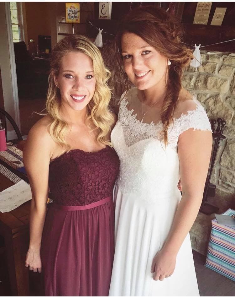 Small tits girl showing boobs at GGW