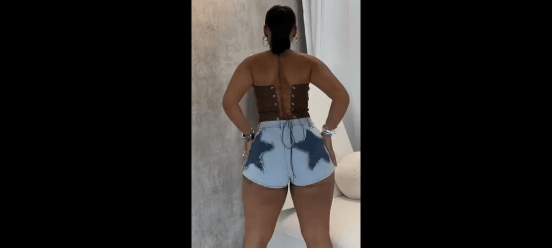 Sexy Curvy w/ Big Booty .. We Need I.D !!