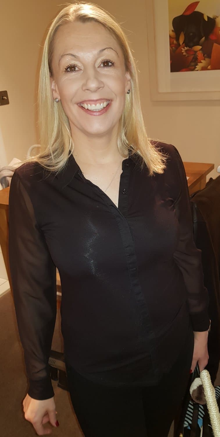 Mature UK Slut Legs Open