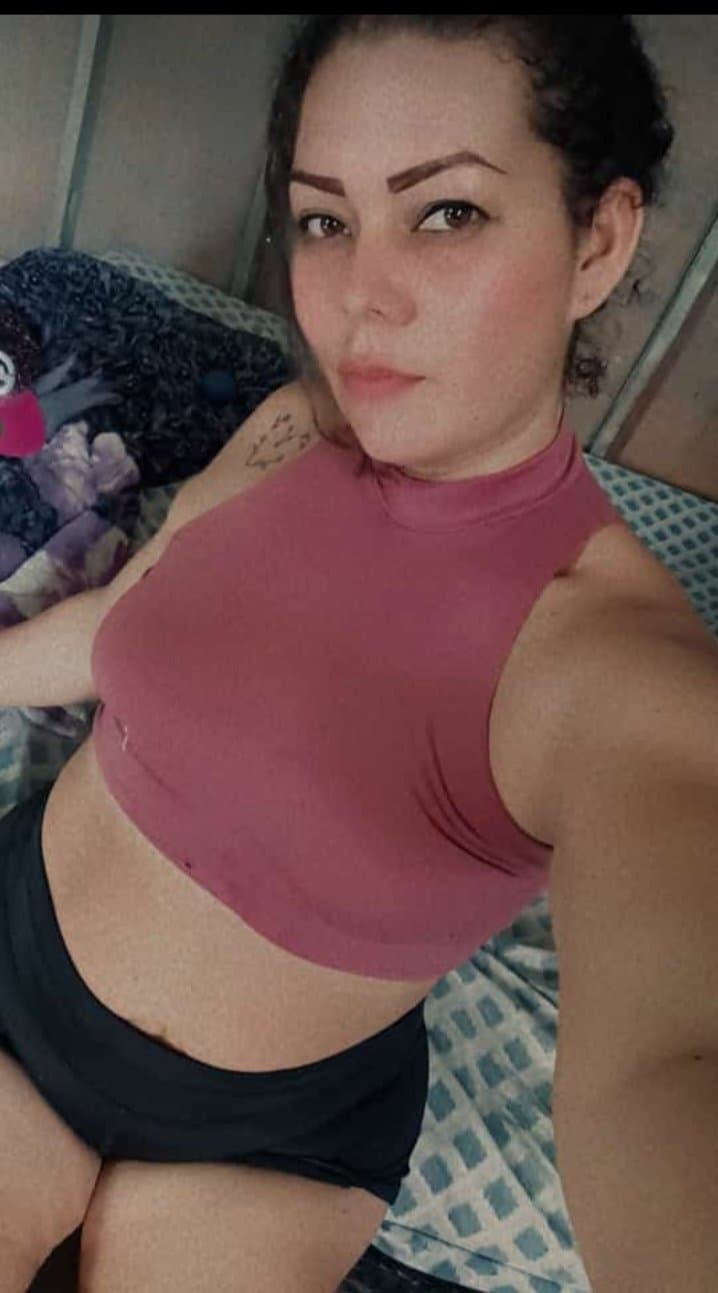 Click to view full size Esta puta me vende contenido exclusivo?maría