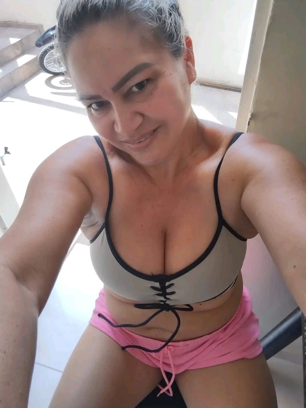 Vizinha gostosa ♠️?