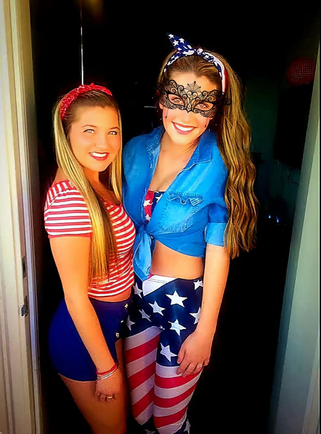 Young and horny 18 American schoolgirl LOVES showing off