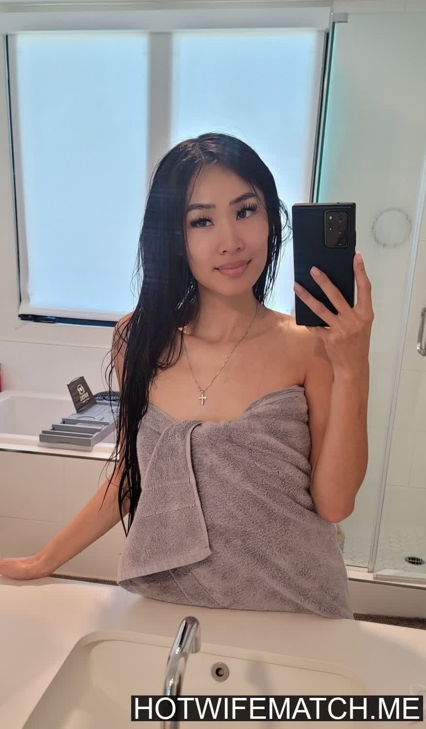 Filipina Hotwife Fucks Stranger While Hubby Records - Creampie Leak