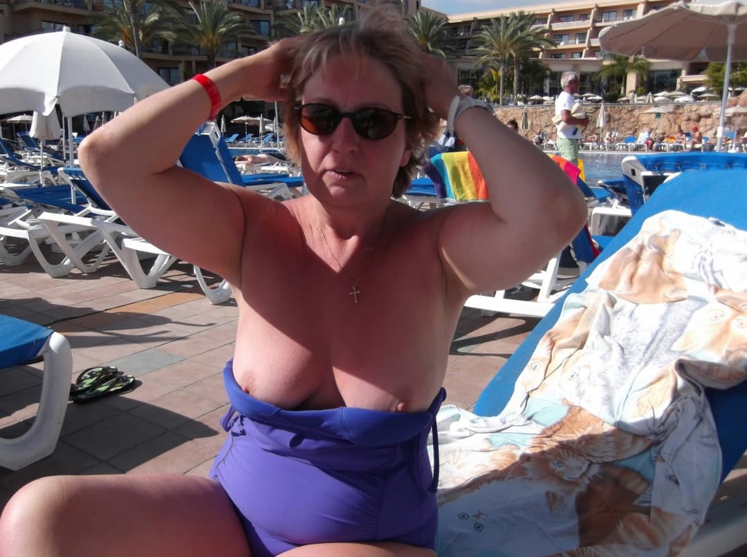 Candid pics of housewife Jen