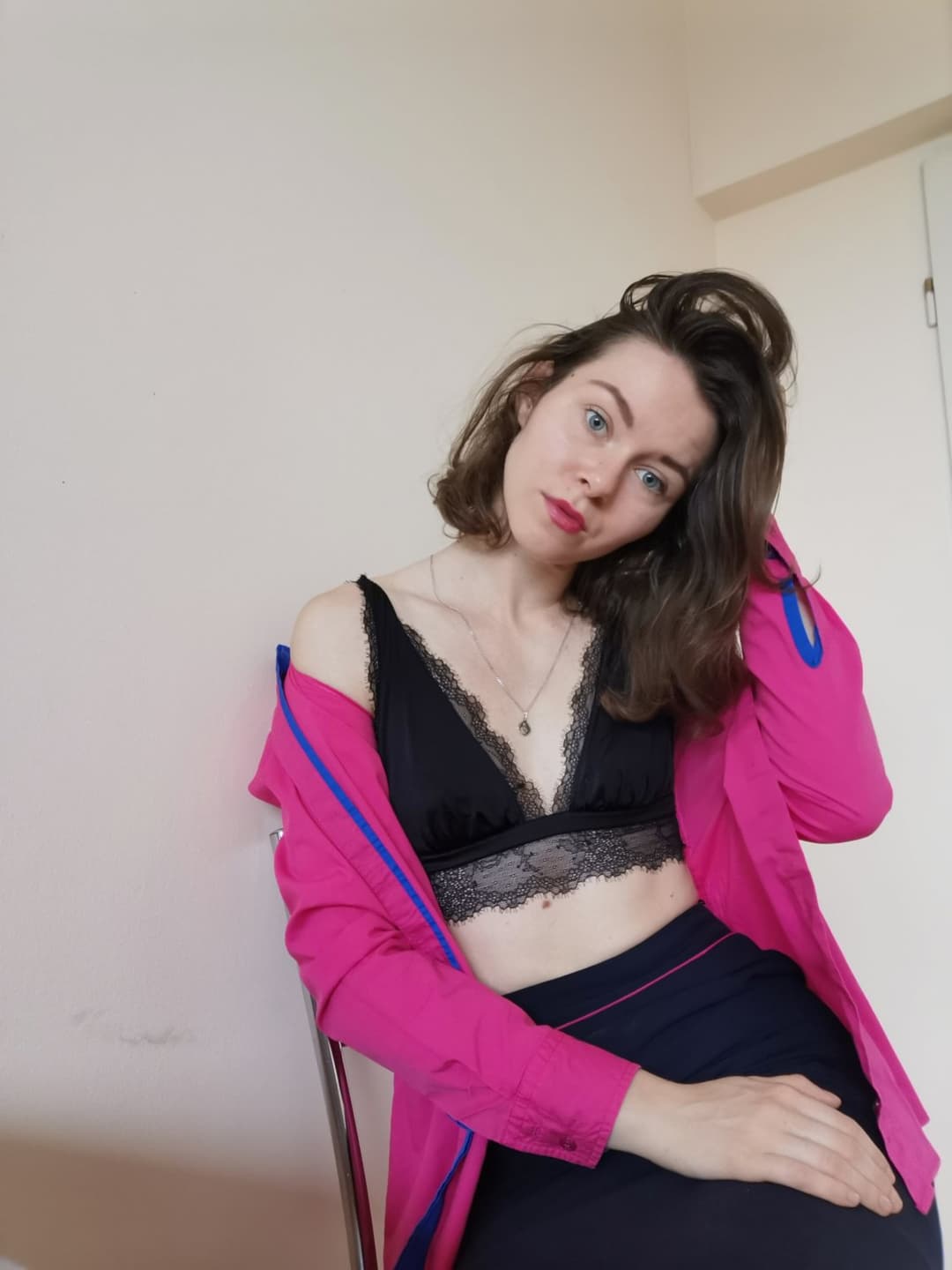 Horny flight attendant knows her charms