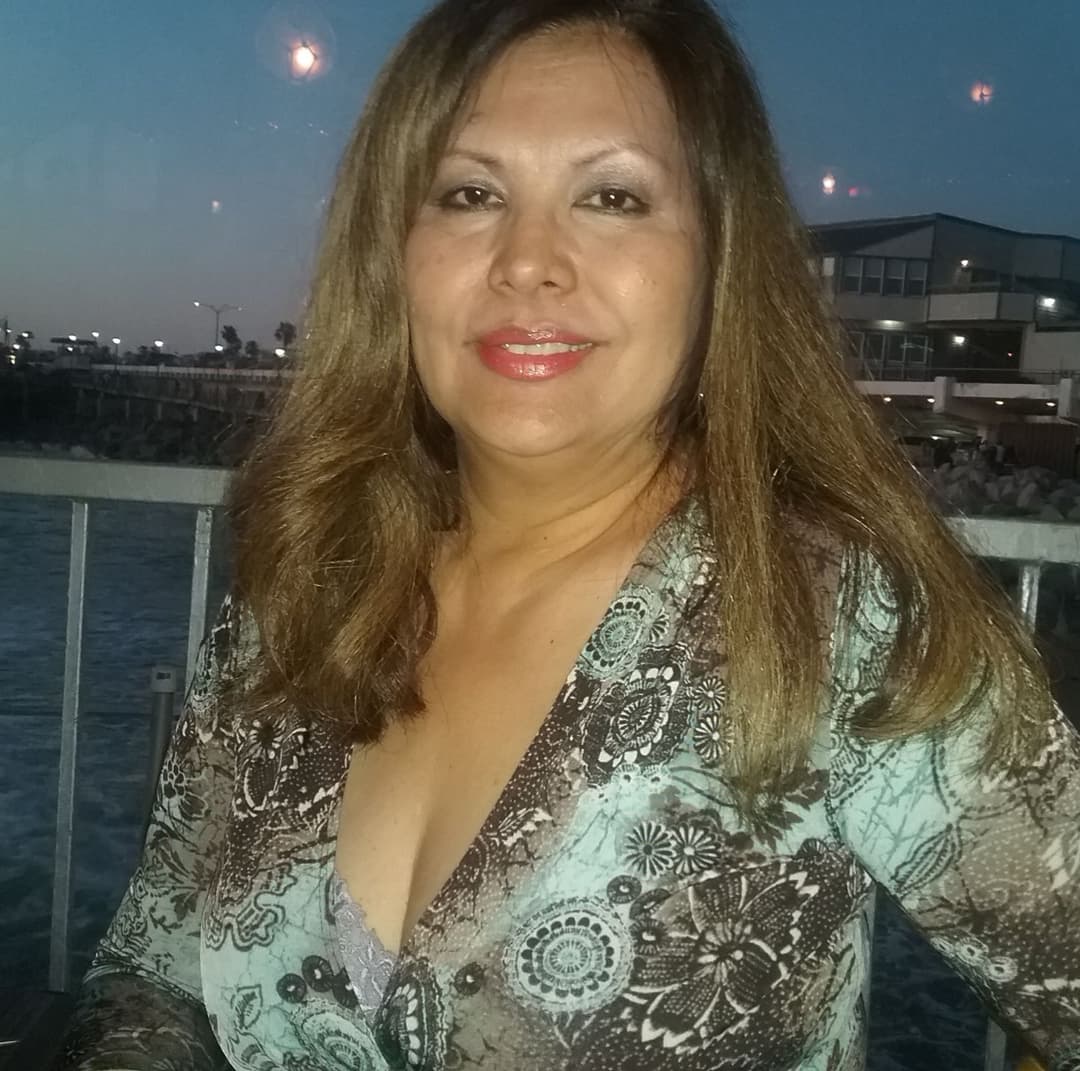 Sally Sara 48 yo former escort in Vegas, loves sex, 44ddd, loves red wine smokes virginia slims