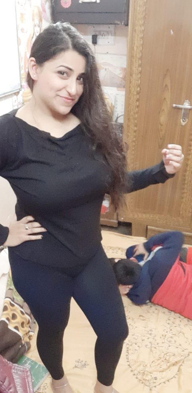 Busty Desi Girl Has Huge Melons