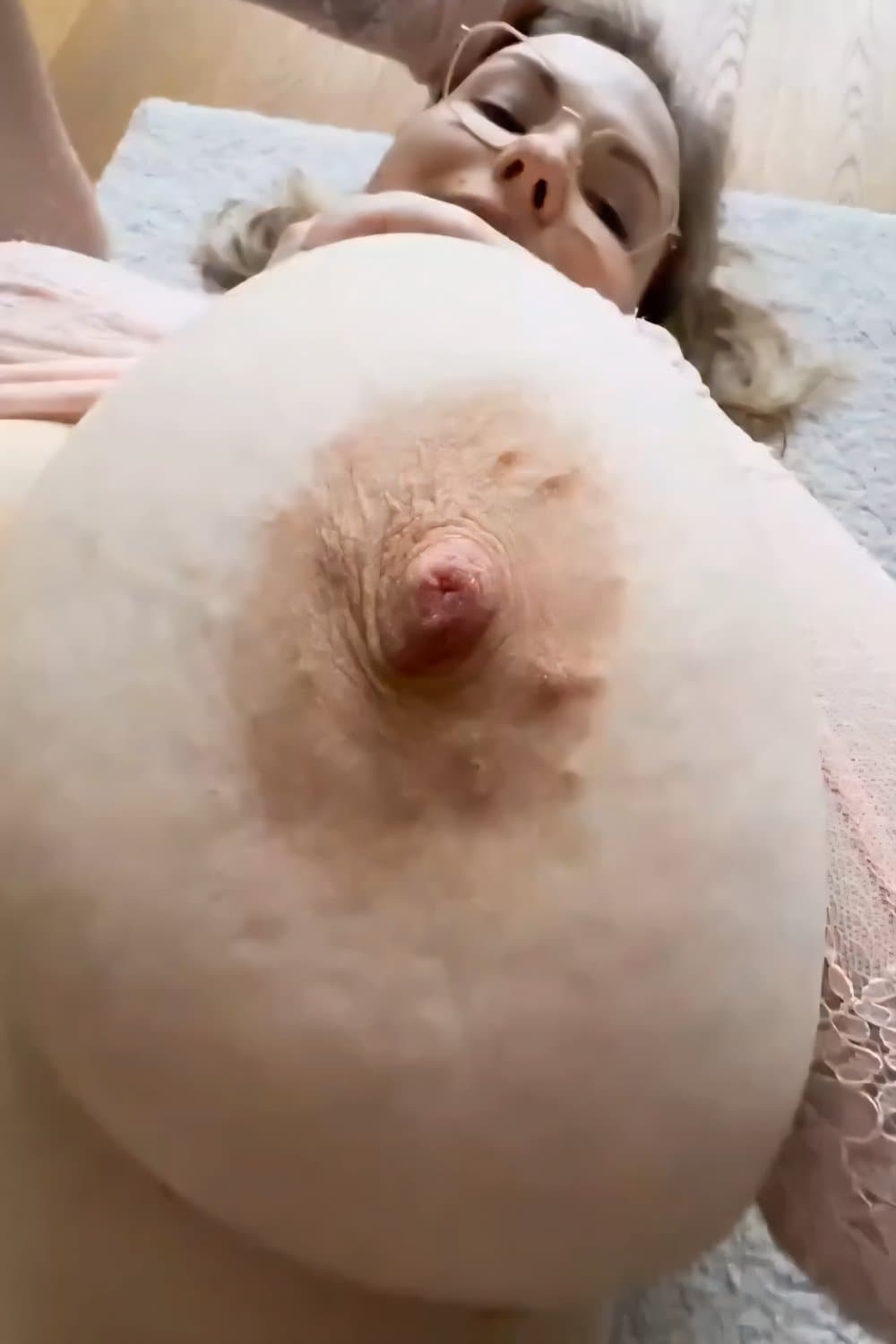 La 1er entrega de este día, unas ubres de antología, blancas como el mármol. IMPERDIBLE