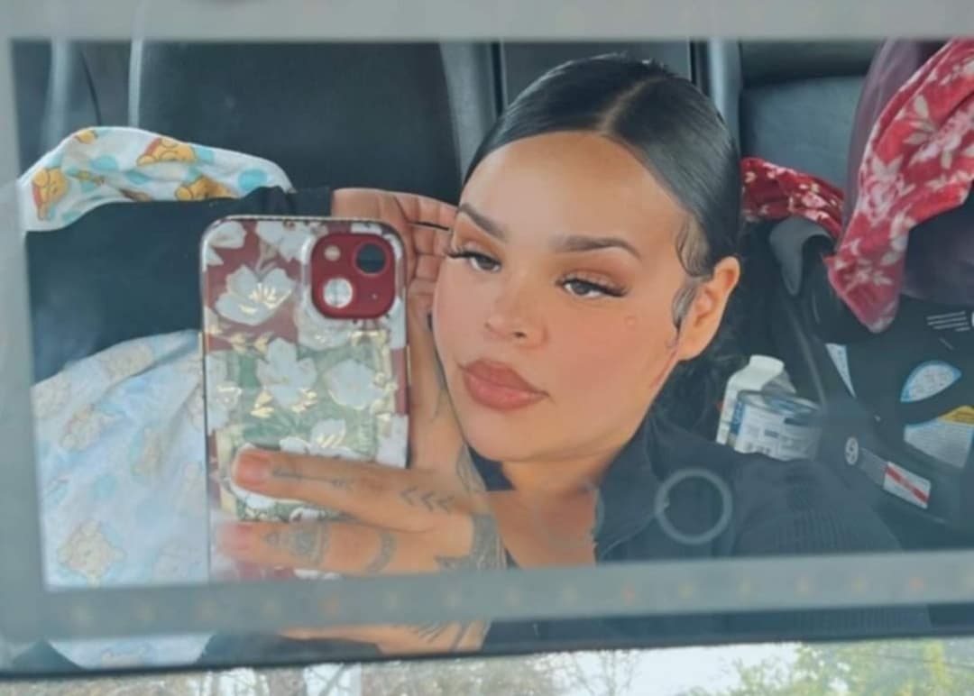 Big boob gf gives head