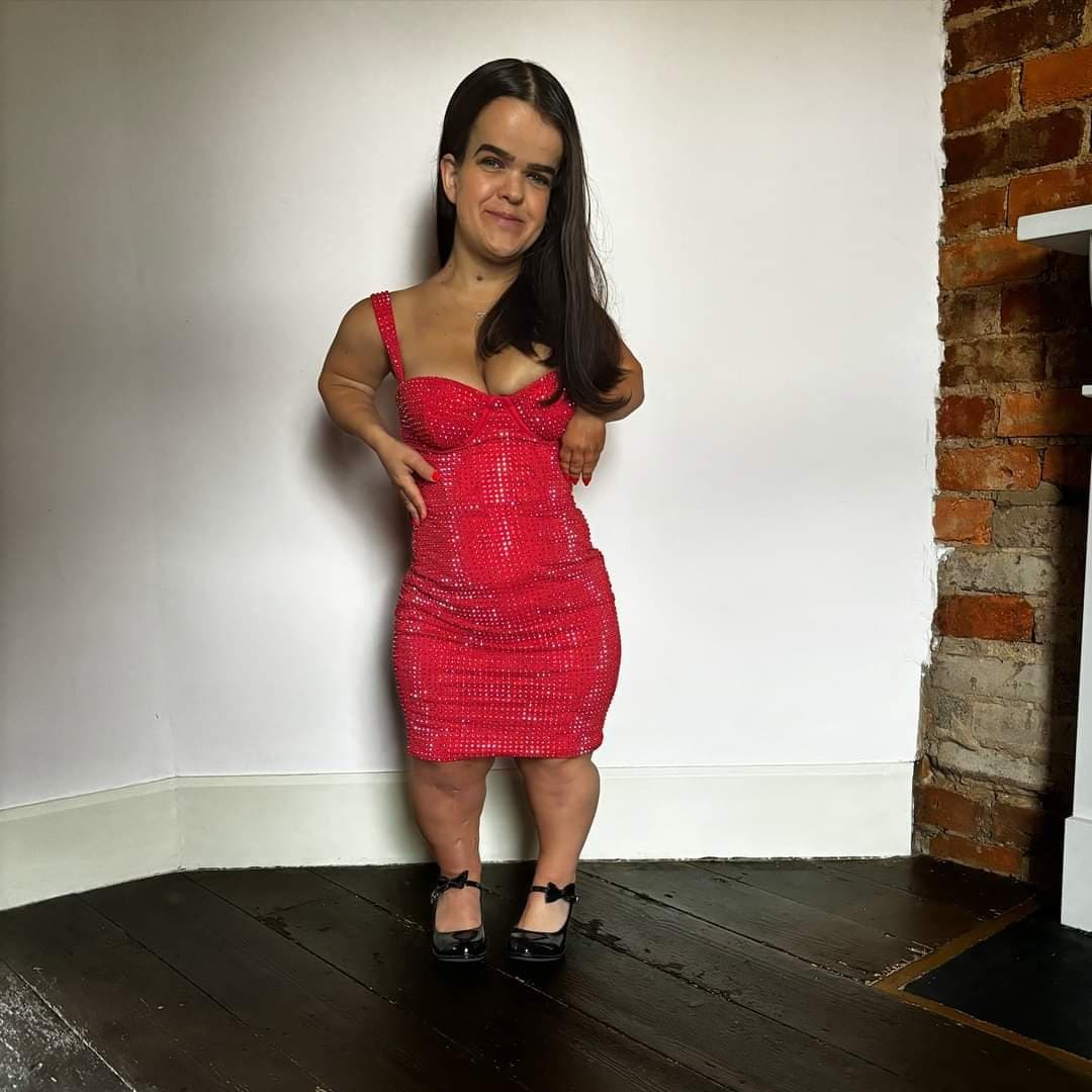 Was forced to give up my dwarf friend to a gang kik LoverOfShoes22