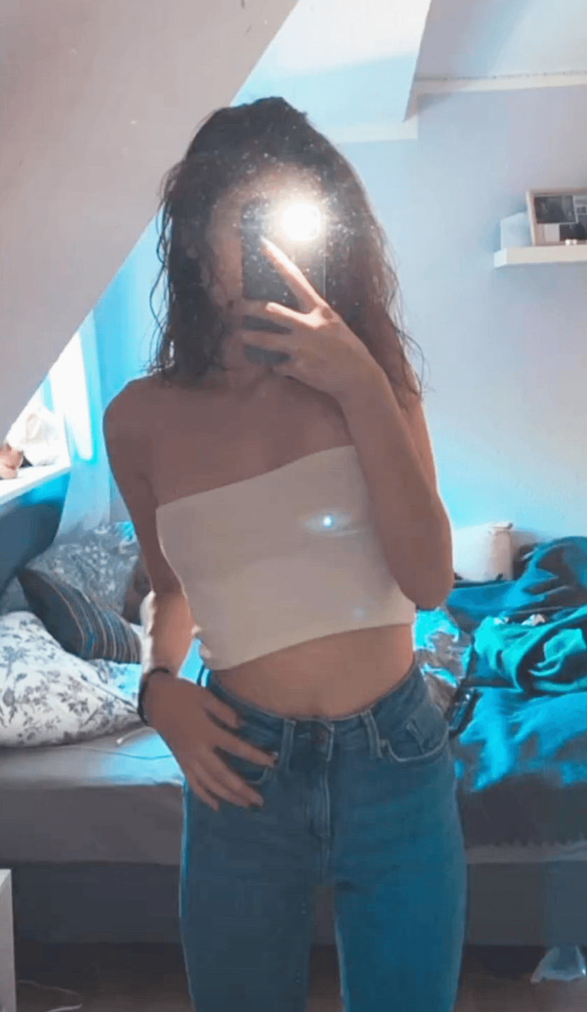 Cute and sexy teen Cynthia landgraf, exposing her sexy body