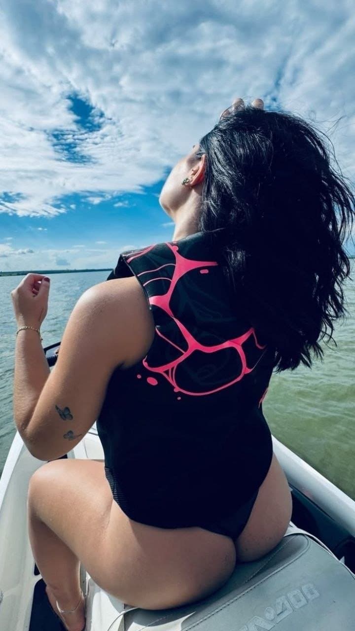 amigo vazou a puta rabuda gostosa do corno amigo dele! muito delícia