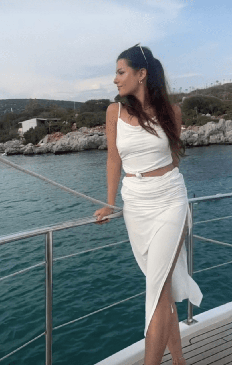 UK girl Sofia (21) fantasizes about being kidnapped and made into a 24/7, bound and gagged slave