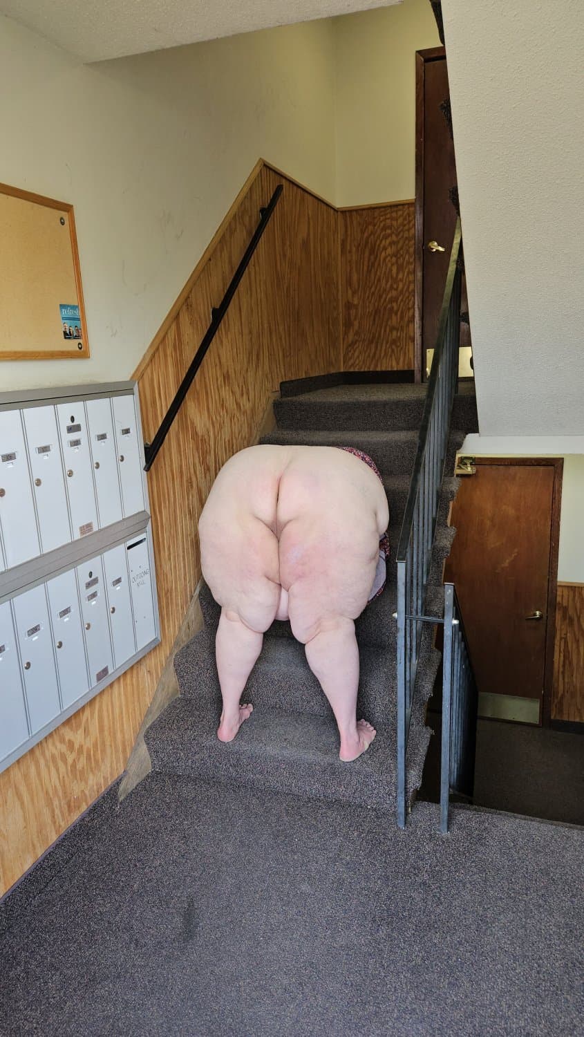 Nasty Public Fat Bitch Aprill Thompson is addicted to BBC