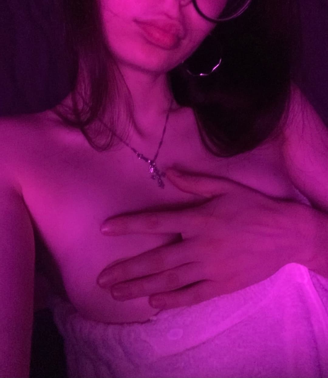 Slutty peeing Asian - bfs kik in comments