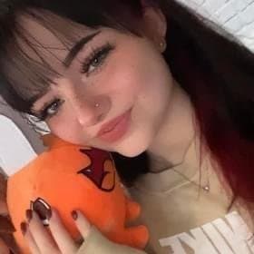 [repost] Lets show Emily from the UK a little more love with a repost, lets appreciate her fine ass