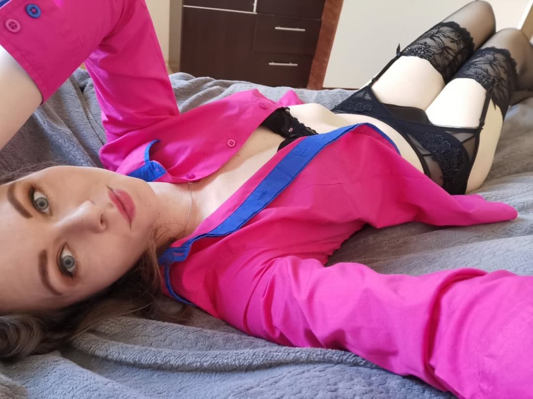 Horny flight attendant knows her charms