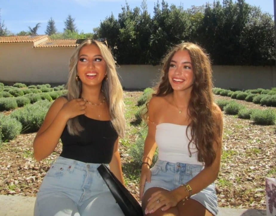 Hottest 18 yo IRL BFFs in town! Which one r u taking?