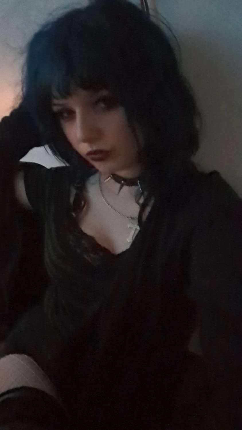 Sexy goth egirl from Discord p2