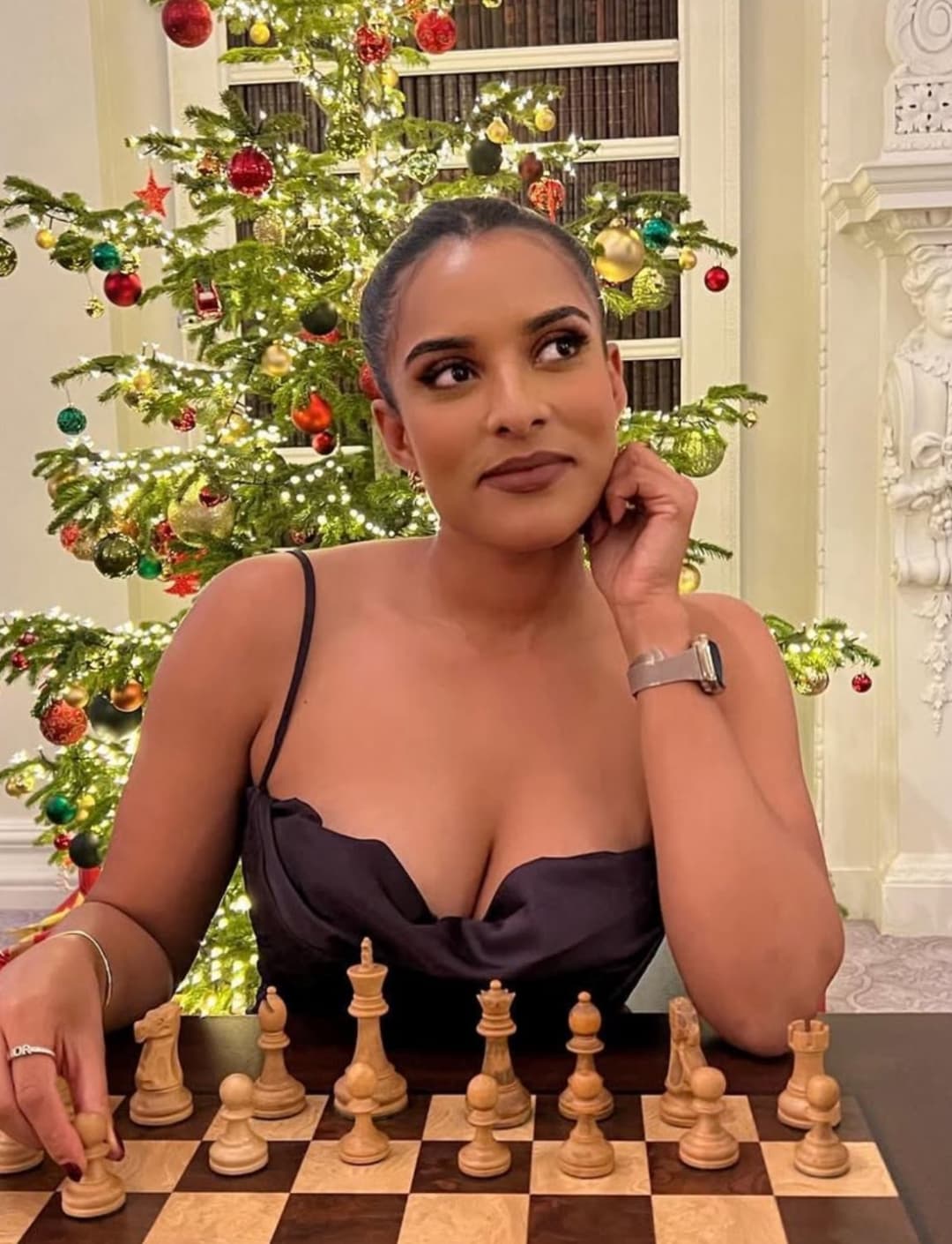 Just completed my 4th F1 season beating my cock to their brown desi presenter w huge curry cannons