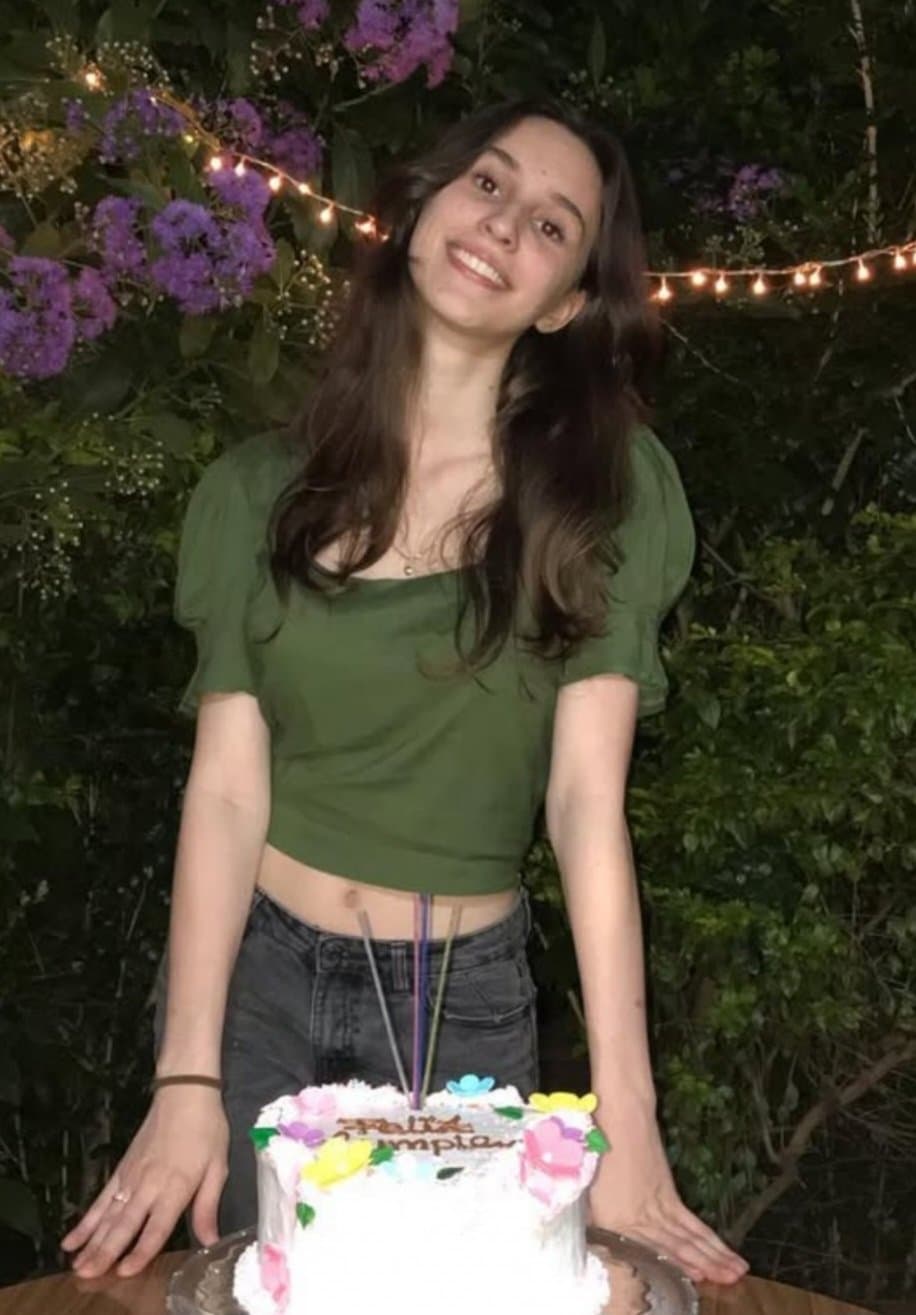 LUNA TETAS GRANDES Y BLANCAS