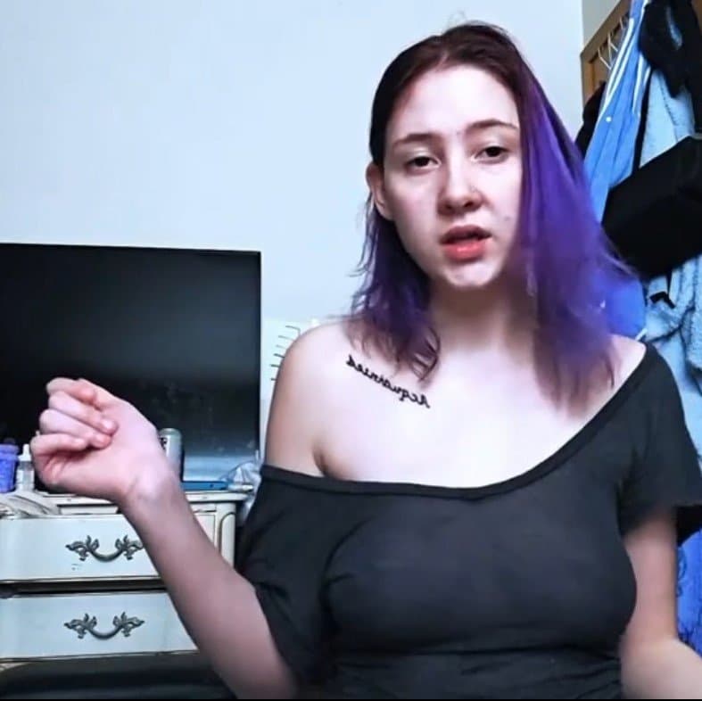 Hot 18 girl from Tiktok and Snapchat braless and showing boobs part 2