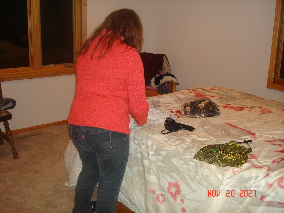 Slut wife Nancy -slut from Minnesota please share her photos and videos, she loves comments.