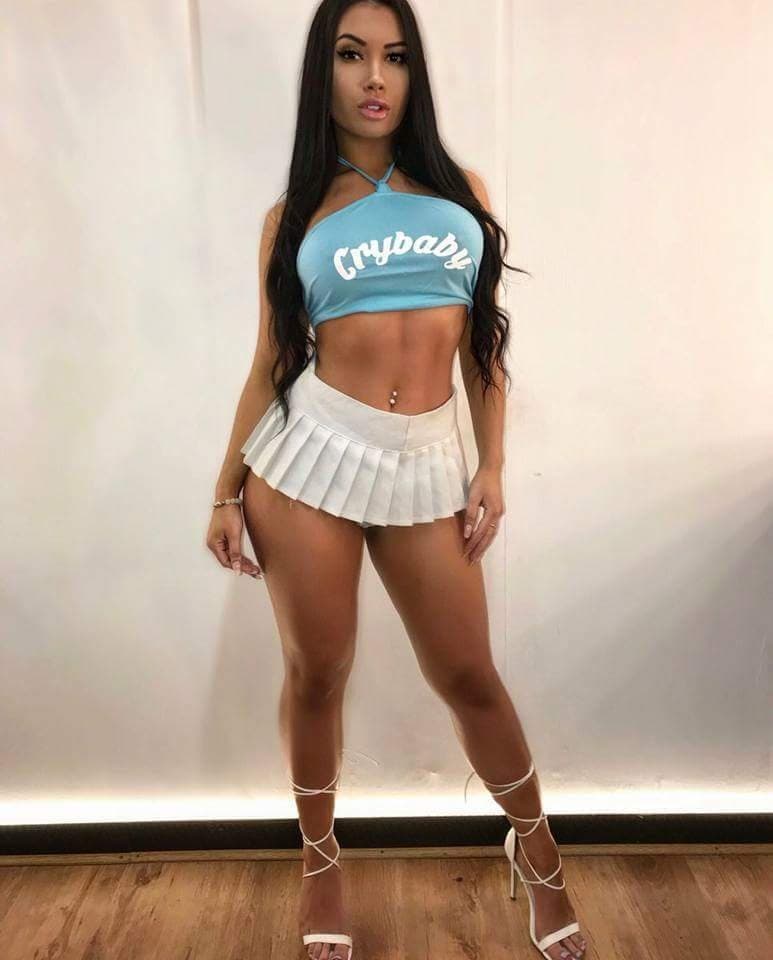 Amazing Hot as Fuck Cock Teasing Baddie ???????✊???