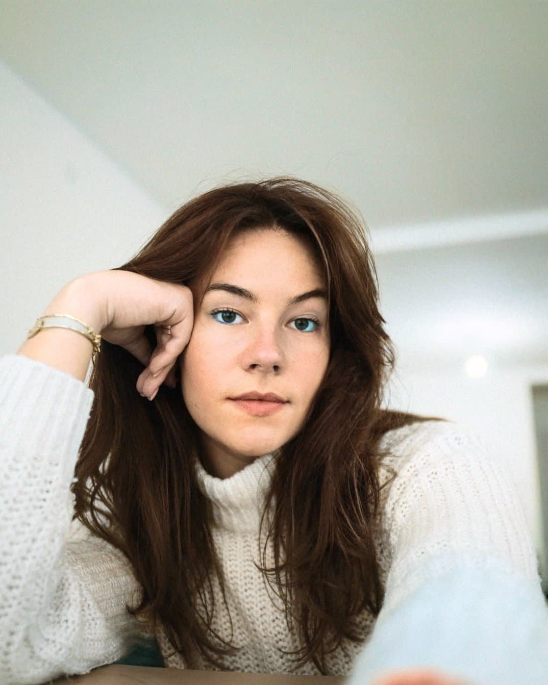 Older sexy girl tries younger dick in a doggystyle