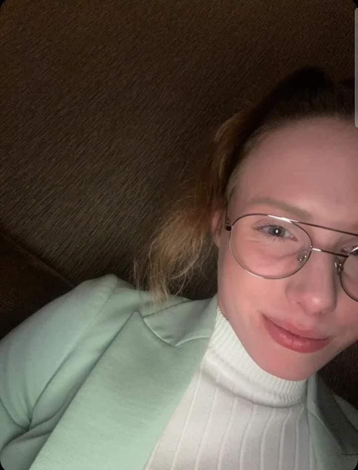 Lets perv and wank to my nerdy classmate/bestfriend anouk or to her twin sister sanne with no limits