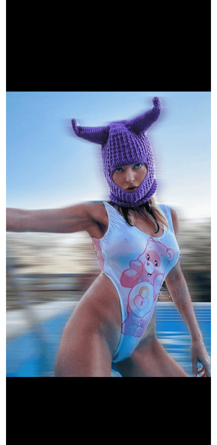 Romanian celeb Delia Matache