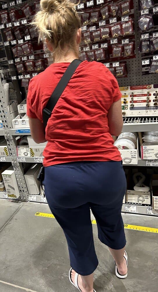 GILF with a PHATTY ?? (that fuckin booty?)