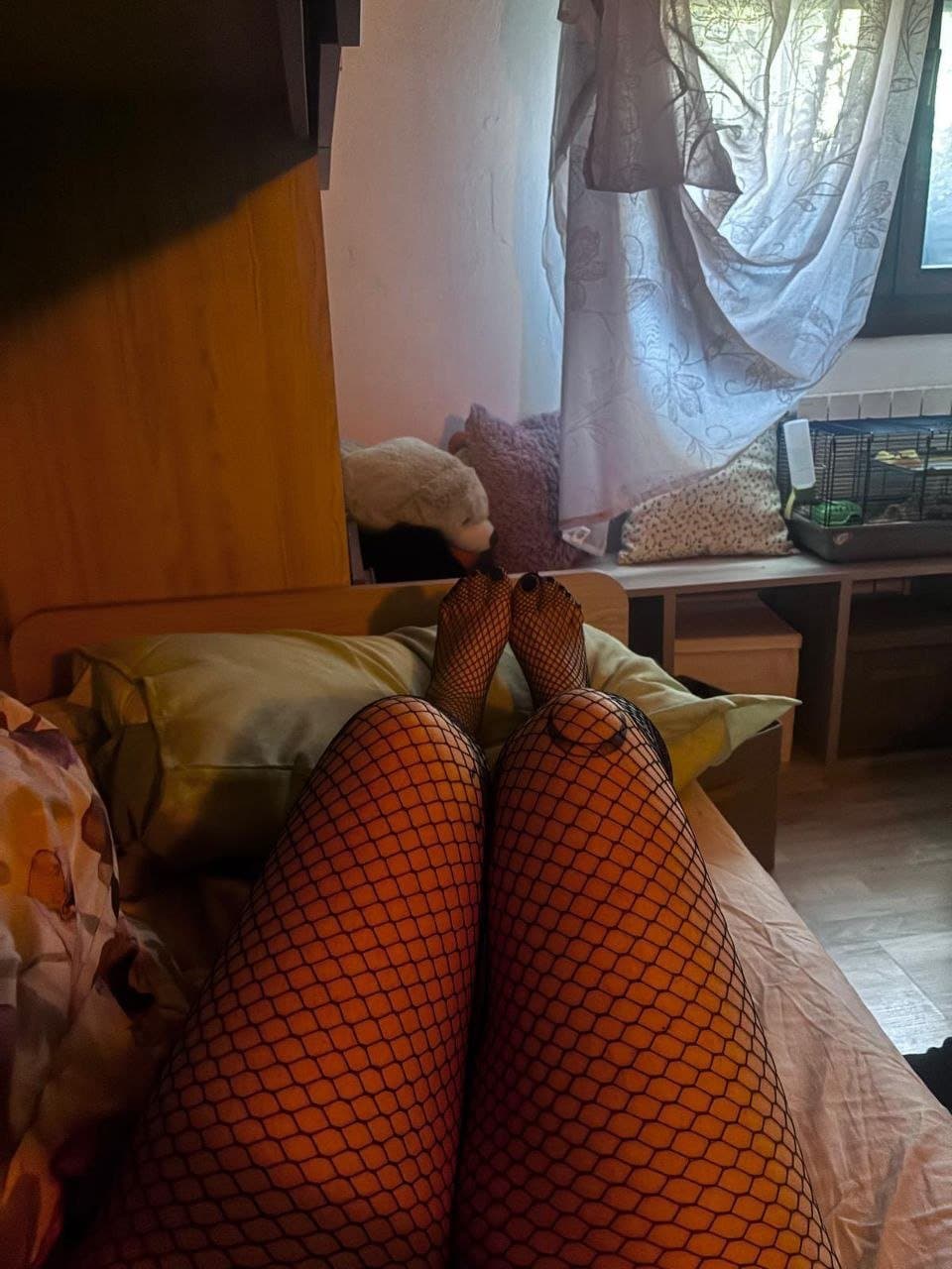 Big titty slut loves suckin big cocks