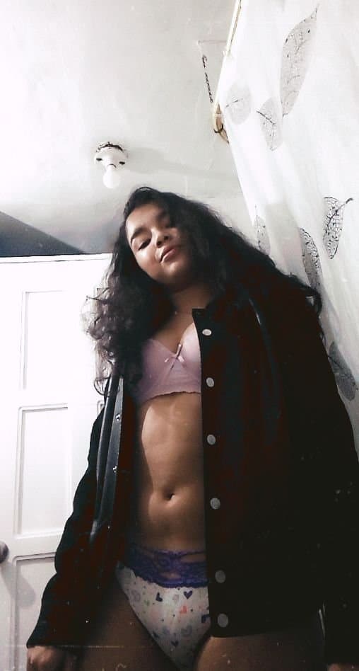 Aileen Troya puta barcelonista de Ecuador