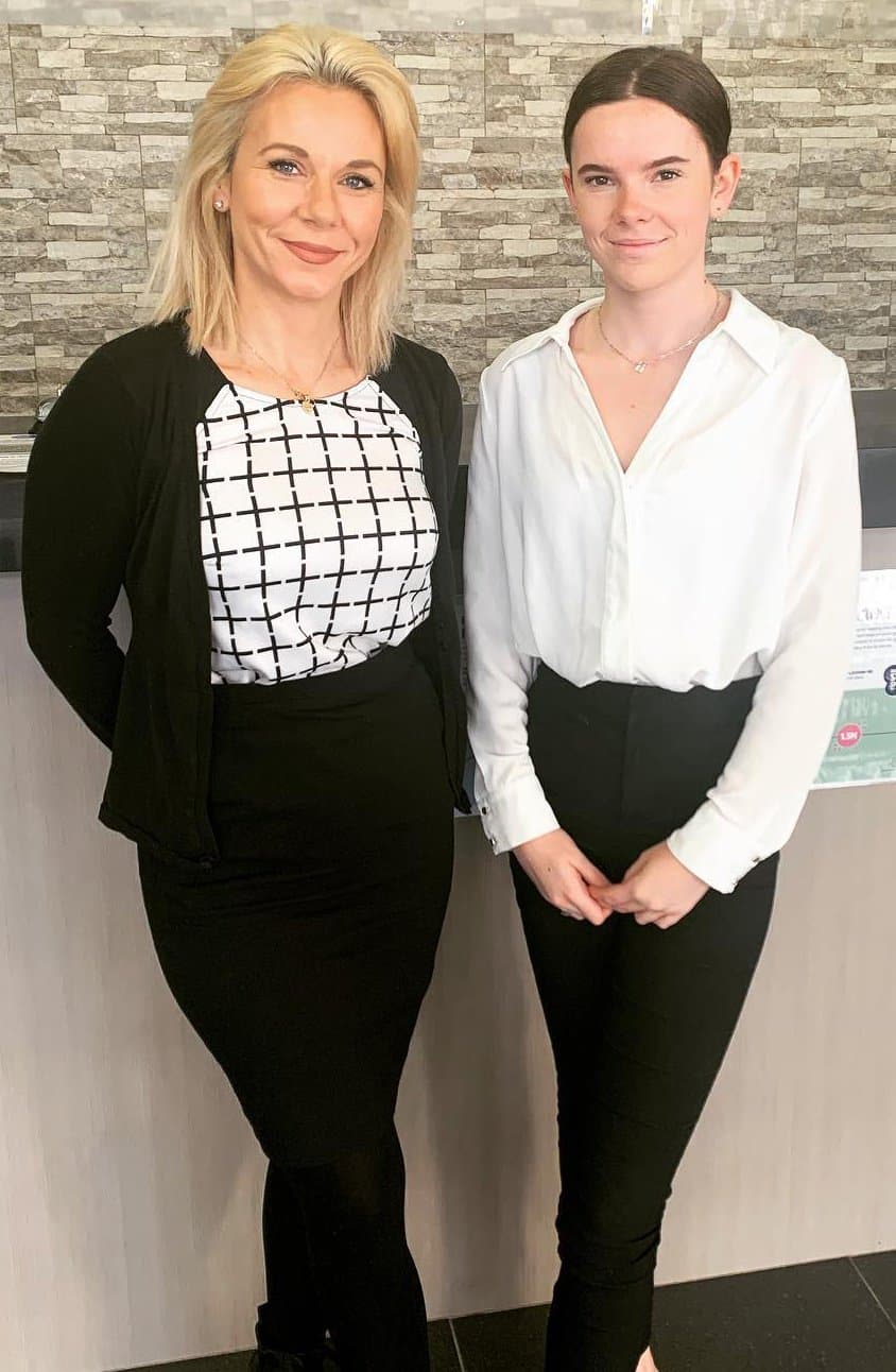 Blonde Mature MILF Kelly M Wilson Needs Cumshot on Her Face