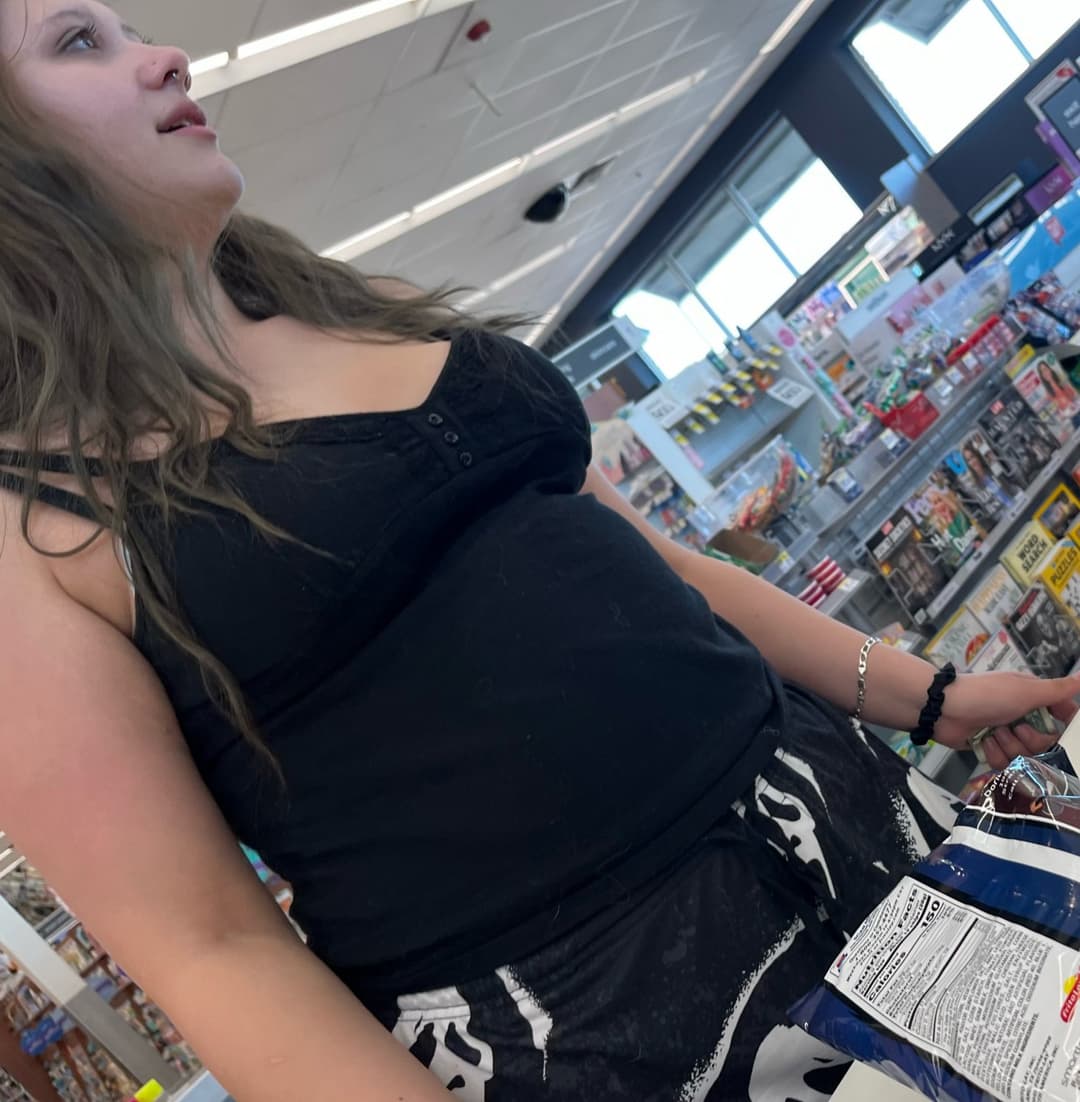 Click to view full size Spooky cheeks