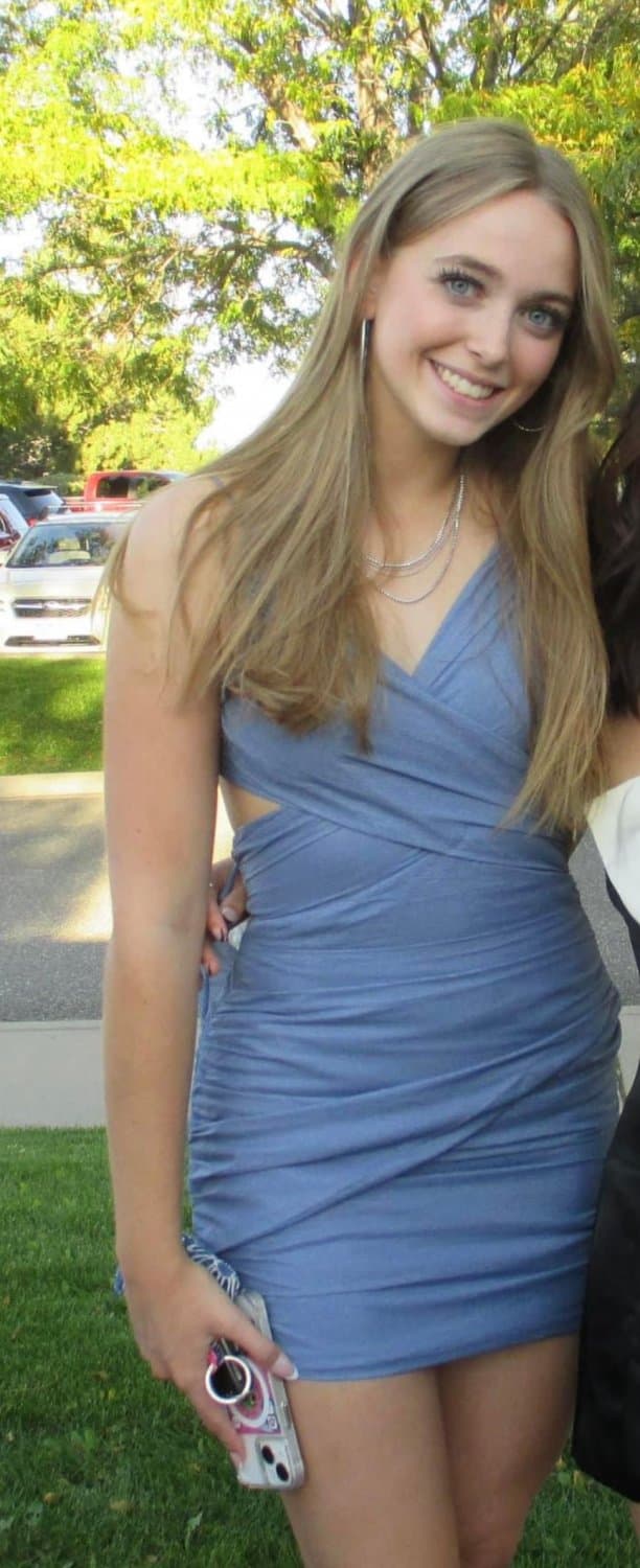 Marks Sexy Sister and get my seed any day.