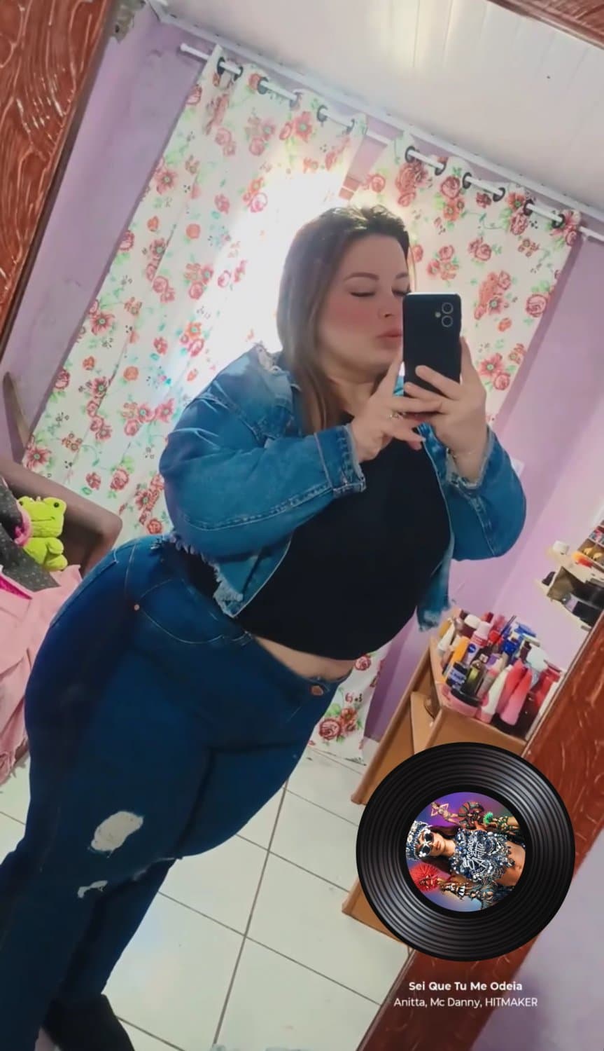 Vagabundinha bipolar , da bunda enorme , maior bunda do sul