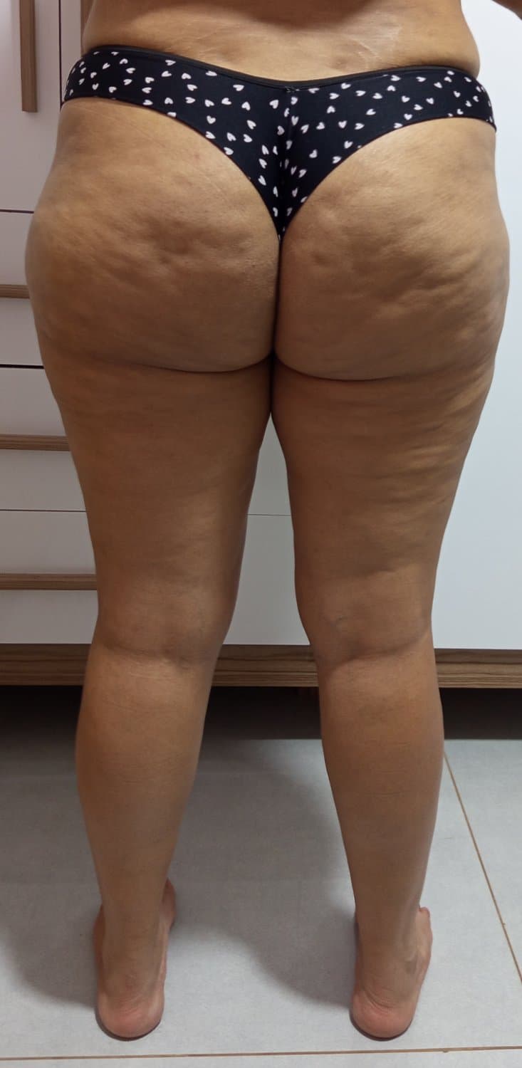 Calcinha nova na bundona da esposa