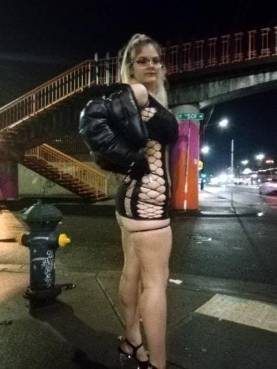 Click to view full size Blonde Bust Escort In Orange County ca