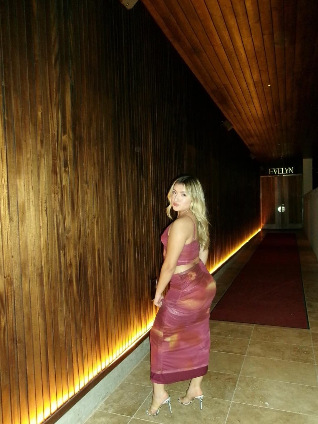 Tiny guy gets fucked - aShemaletube.com_1