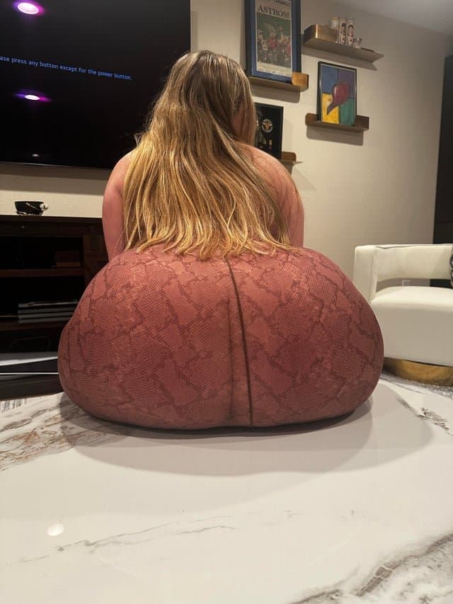Thick ass giant booty