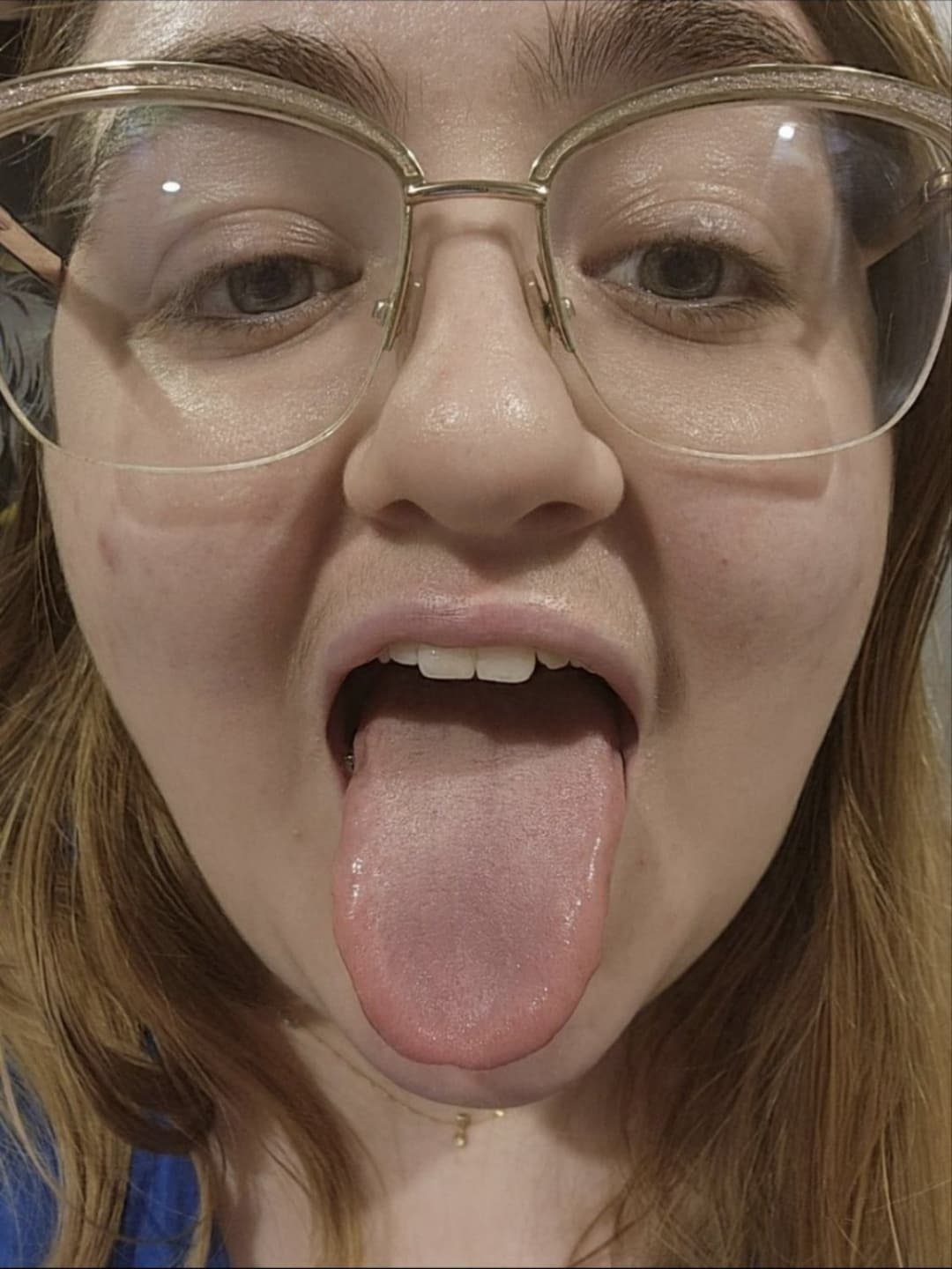 Husband shares his wife’s big tits