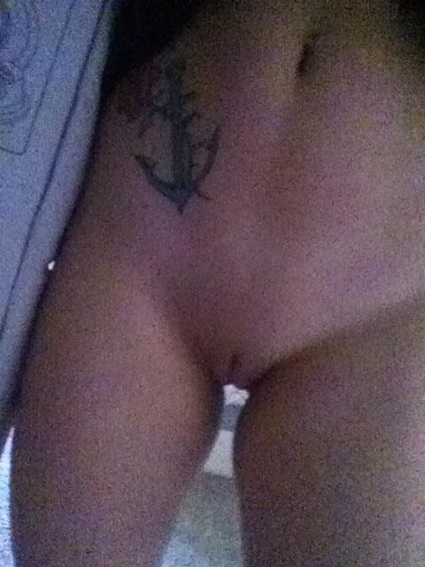 BLONDE WHORE TAKES HARD POUNDING