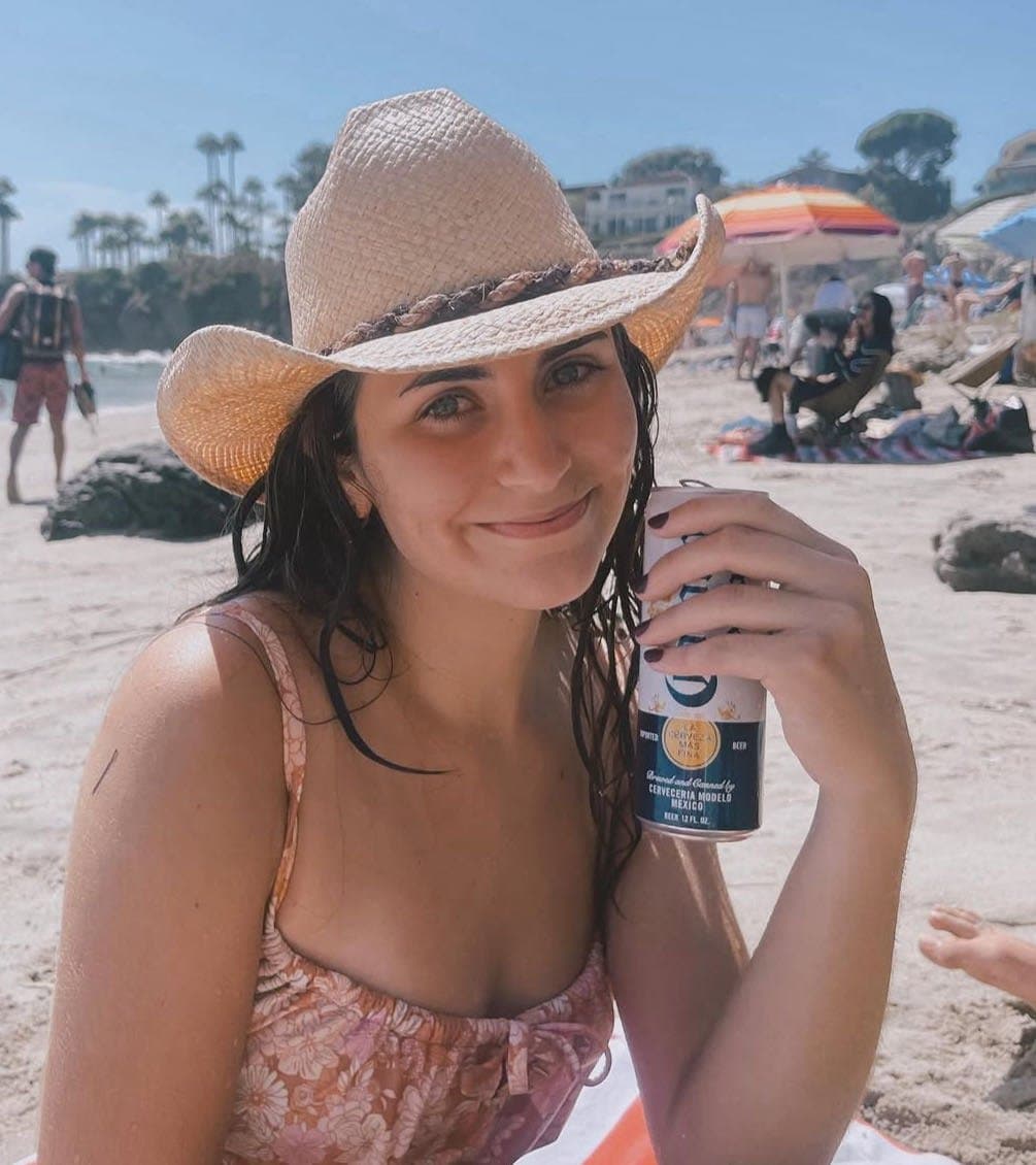 Irl Madisen’s sexy brunette sister Julia has a face begging for cum. +AI. Backup acc in case, dm/kik