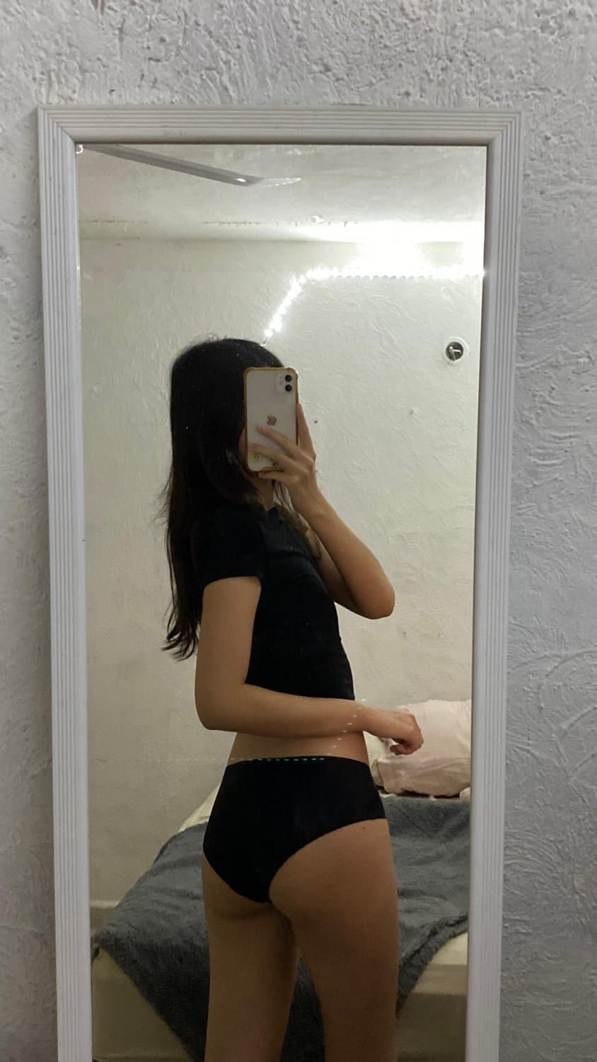 Click to view full size Ximena Ortiz morrita de 19 años de Cancún flaquita con culito pequeño y unas piernas hermosas