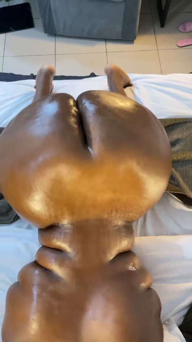 AfricanMedusa aka Kinkchic or Kalabarchic or BumBumBunny - Nigerian Instagram Model